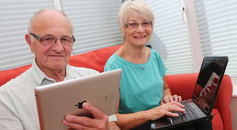 Brenda and Eddie using the internet